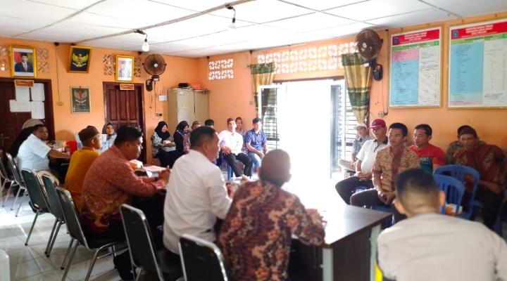 Adet Mastur Reses ke Dewi Perlang, Warga Minta Ada Pelebaran Jalan