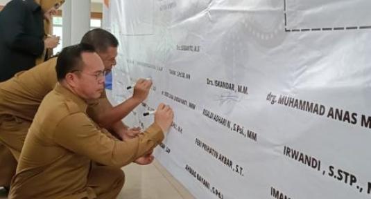 ASN Bangka Tengah Bubuhkan Tanda Tangan Netralitas