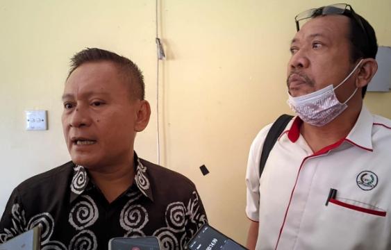 Ketua DPRD Babel, Herman Suhadi bersama Ketua Asosiasi Industri Timah Indonesia (AITI) Babel Ismiryadi.