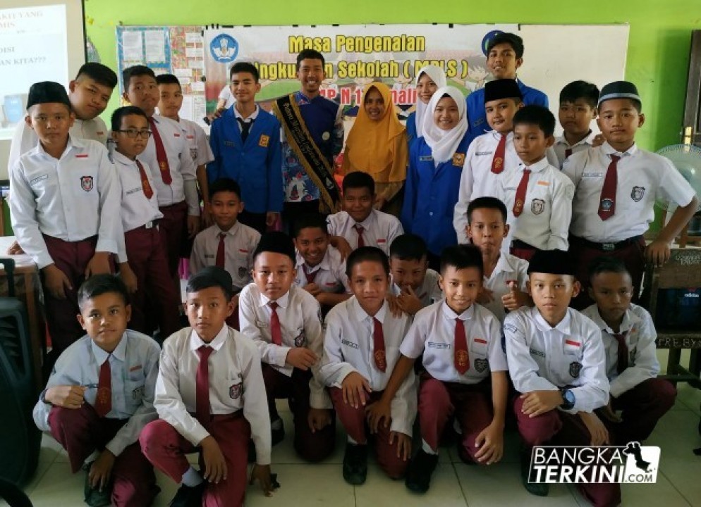 BECAK BABEL, memberikan edukasi pentingnya wawasan lingkungan tentang pengolahan sampah kepada siswa-siswi SMP N 1 Pemali, Selasa (16/07/2019).