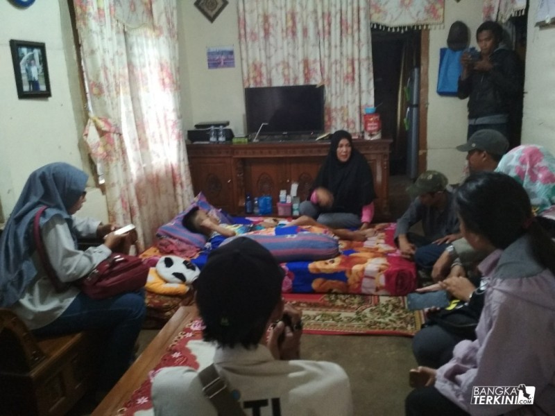 Suasana sejumlah Pers mendatangi dan Mengundang langsung masyarakat yang menerima bantuan.