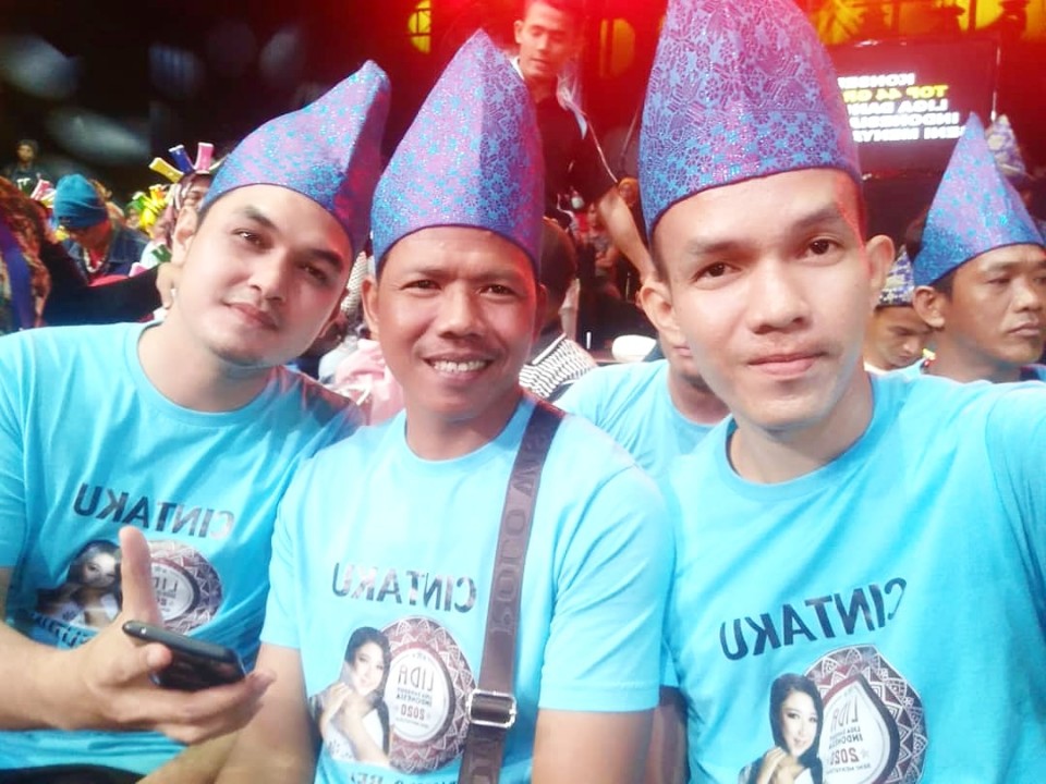 Ketua Tim Cintaku Babel bersama ayah Cinta (tengah) peserta Lida 2020 Provinsi Babel