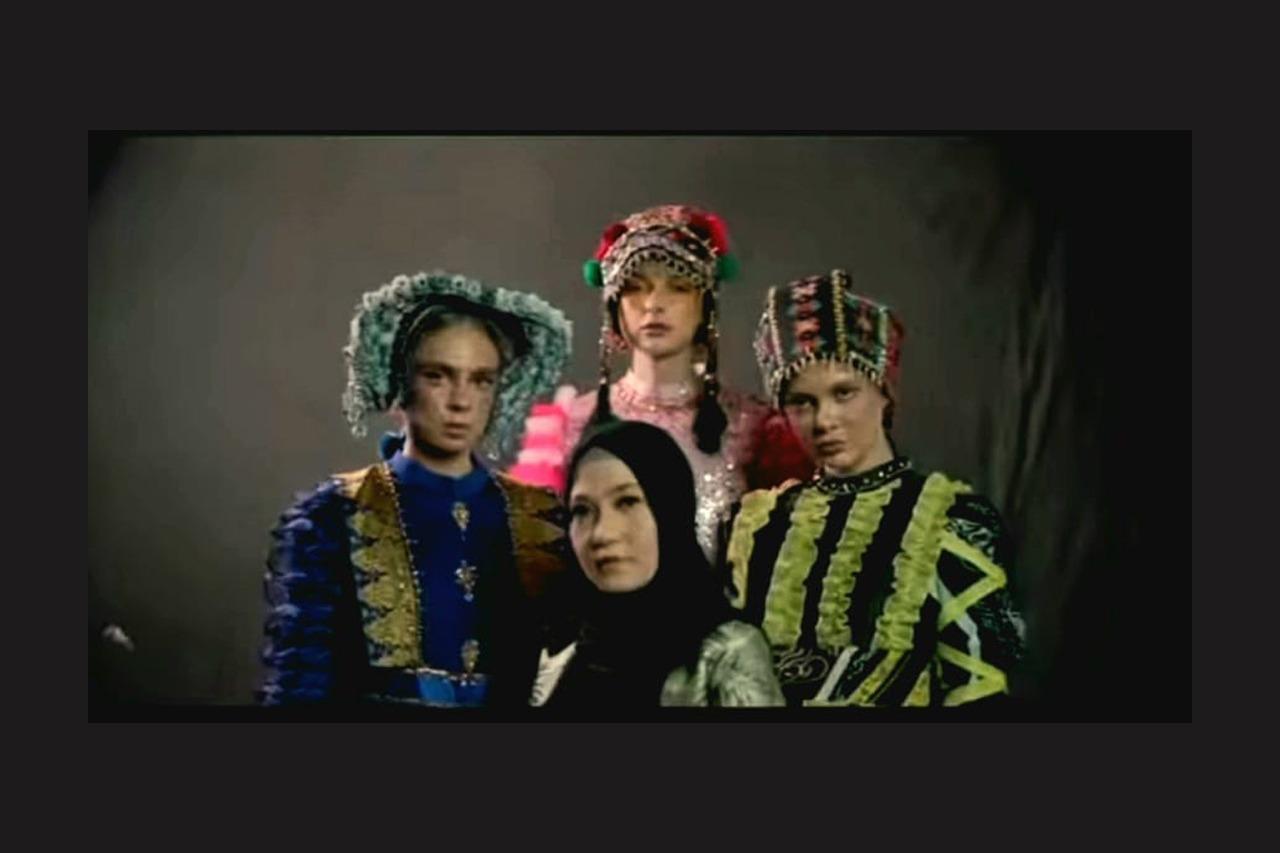 Cual Babel Melenggang di Paris Fashion Show 2022, Melati Erzaldi sebut Impian Jadi Nyata