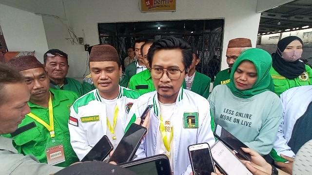 Ketua DPC PPP Pangkalpinang, Depati MA Gandhi usai daftar berkas caleg di KPU Pangkalpinang