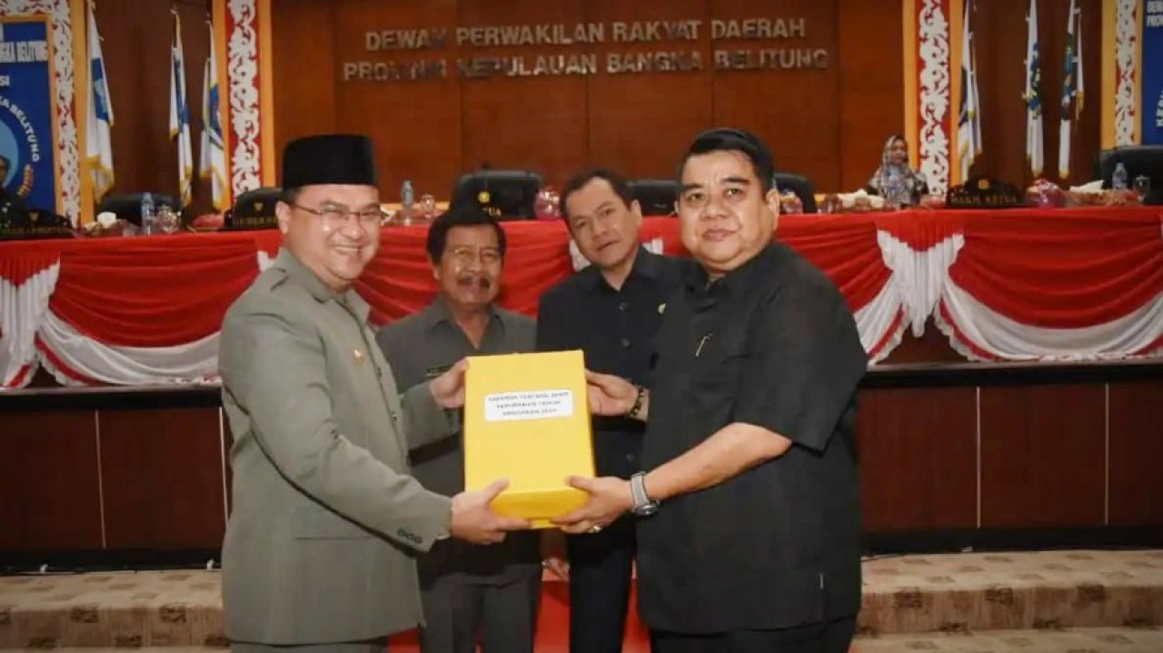 Penyampaian RAPBD Perubahan Ta 2019, oleh Gubernur Babel Erzaldi Rosman saat Paripurna di Gedung Rapat DPRD Babel, Rabu (07/08/2019).