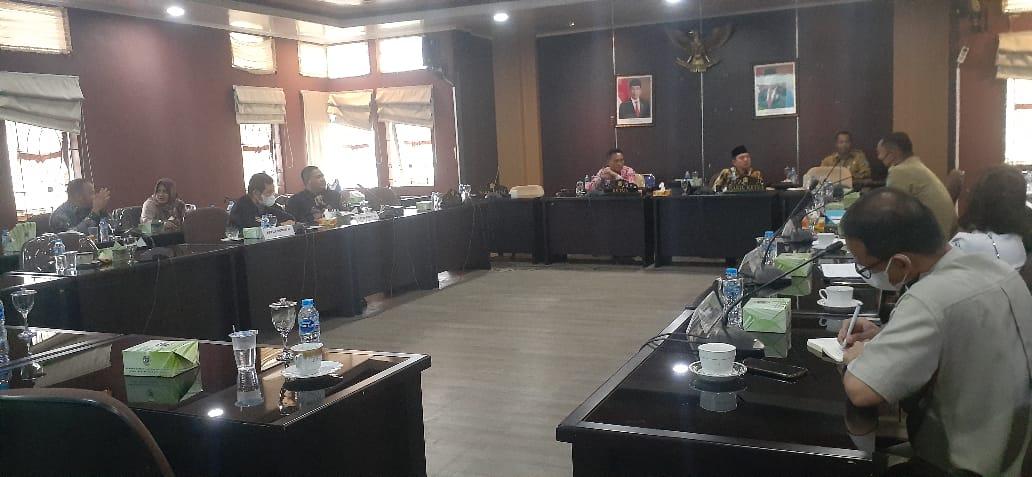 Rapat Dengar Pendapat Di Ruang Banmus