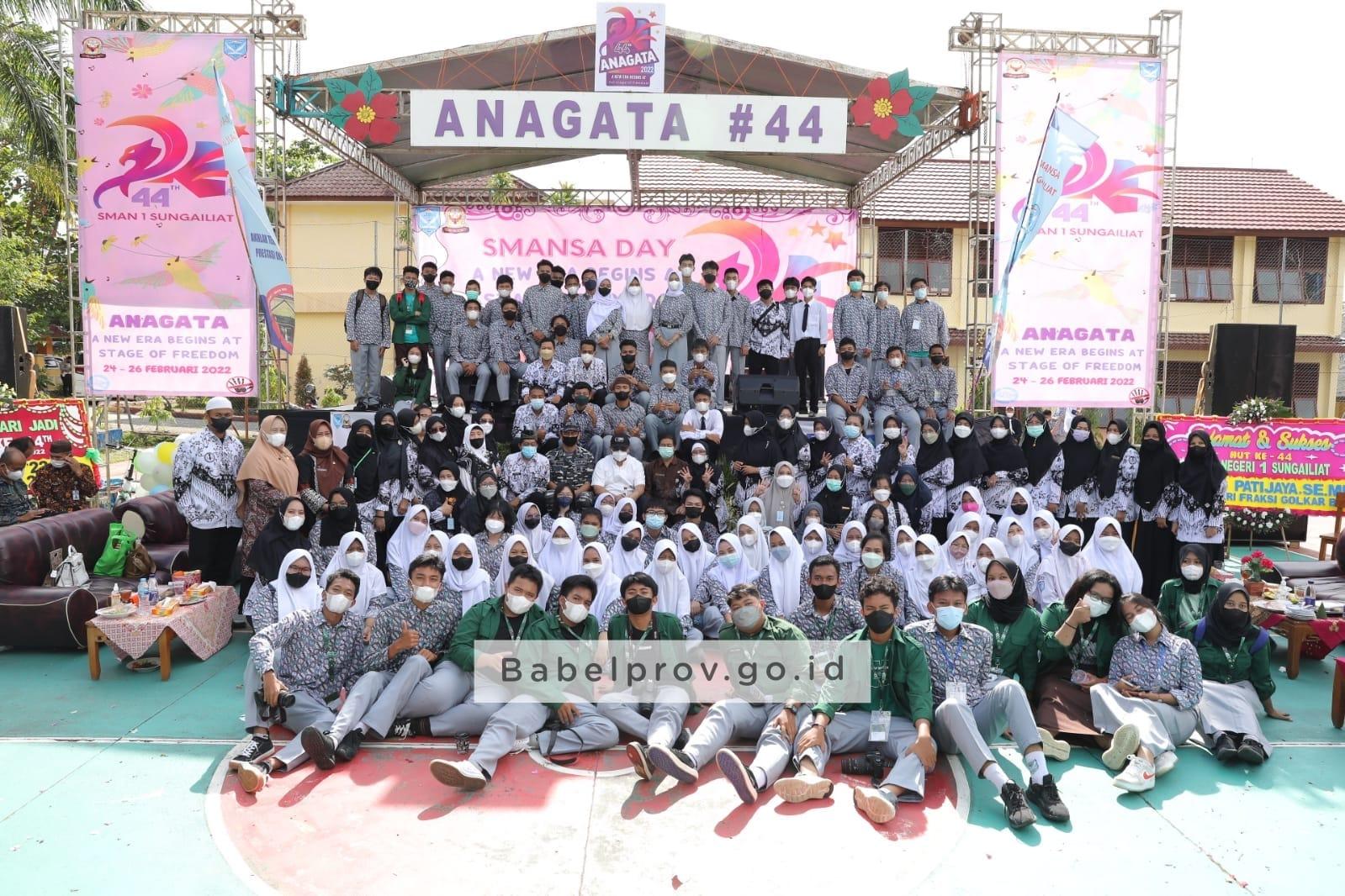 Gubernur Ajak Siswa SMAN1 Sungailiat Jadikan Salat Subuh Sebagai Kebiasaan Supaya Berkah