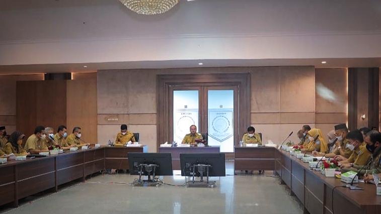 Rapat Pimpinan terkait Evaluasi Pembangunan Daerah Tahun Anggaran 2021 dan Persiapan Pelaksanaan Pembangunan Daerah Tahun Anggaran 2022. (Atok/Diskominfo Bangka Belitung)