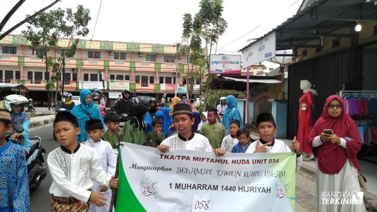 Dalam rangka memeriahkan Tahun Baru Islam 1 Muharram 1440 Hijriyah, Badan Komunikasi Pemuda Remaja Masjid Indonesia (BKPRMI) Pangkalpinang, menggelar pawai ta'aruf di Alun - Alun Taman Merdeka Kota Pangkalpinang, Senin, (10/09/2018).