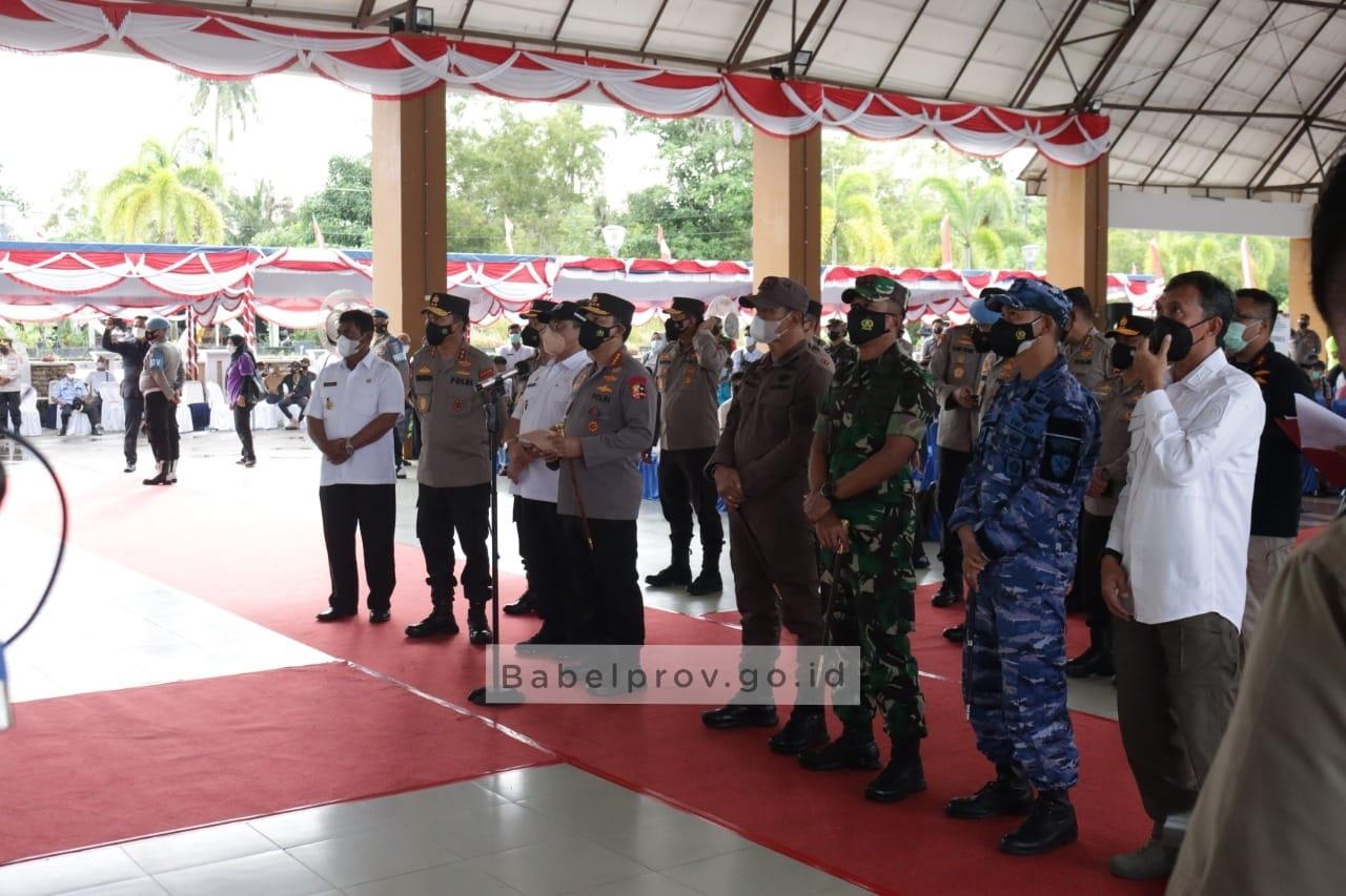 Kapolri Tinjau Langsung Vaksinasi Serentak Babel di Belitung