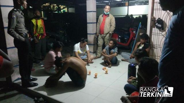 Kelurahan Bacang Pangkalpinang (Babel), patroli Jam Malam, Rabu (08/04/2020).