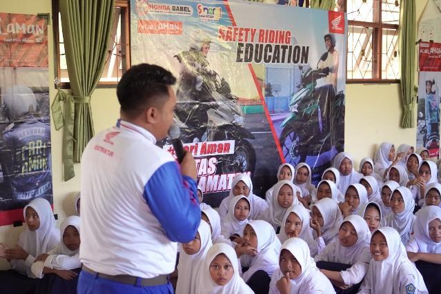 Kolaborasi Honda Babel Bersama Polantas Belitung, Berikan Edukasi Keselamatan Aman Berkendara