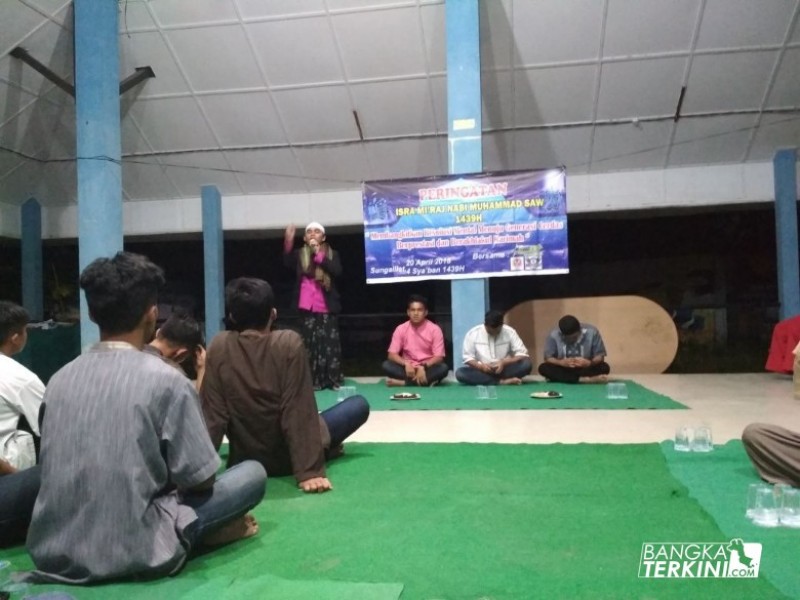 3 (Tiga) komunitas motor, Inovation Matic Look Style (IMLS), Gabungan Motor Classic Costum (GMCC), Mx Style Bangka (MSB) merayakan hari peringatan Isra Mi'raj 1439 H, di Kantor KNPI bangka, Jum'at (20/04/2018).