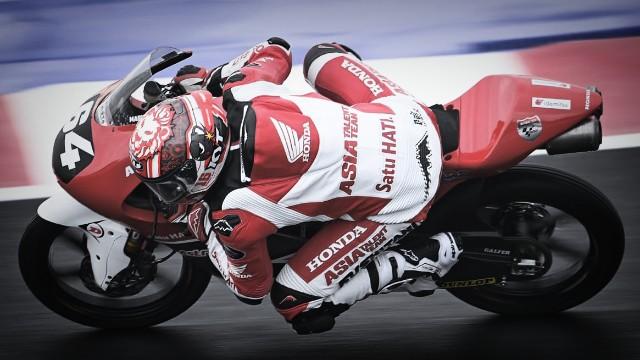Pebalap Astra Honda Racing Team, Mario Aji menampilkan performa impresif pada sesi latihan perdananya pada GP Moto3 yang berlangsung di Misano World Circuit Marco Simoncelli (22/10).