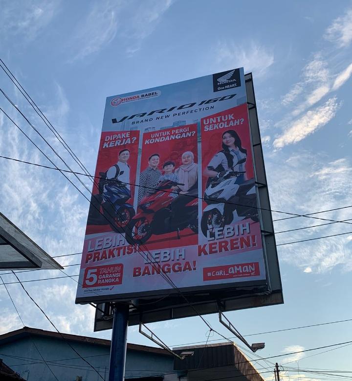 Menyala!!! Dua Selebgram Belitong Jadi Model Honda Vario 160