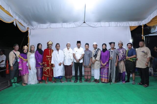 Pagelaran Seni Tradisional Dulmuluk Fajar Timur Semabung Warnai Peringatan Maulid Nabi di Desa Batu Belubang