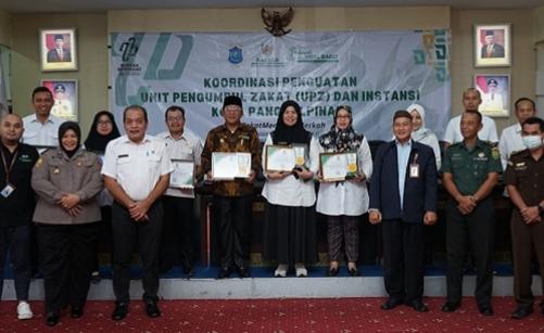Pemkot Pangkalpinang Terima Penghargaan Unit Pengumpul Zakat Tertinggi Selama Tahun 2022 dari Baznas
