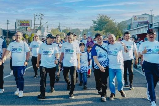 Peringati 25 Tahun BUMN, Wali Kota Pangkalpinang Bersama Ribuan Warga Ikuti Jalan Sehat