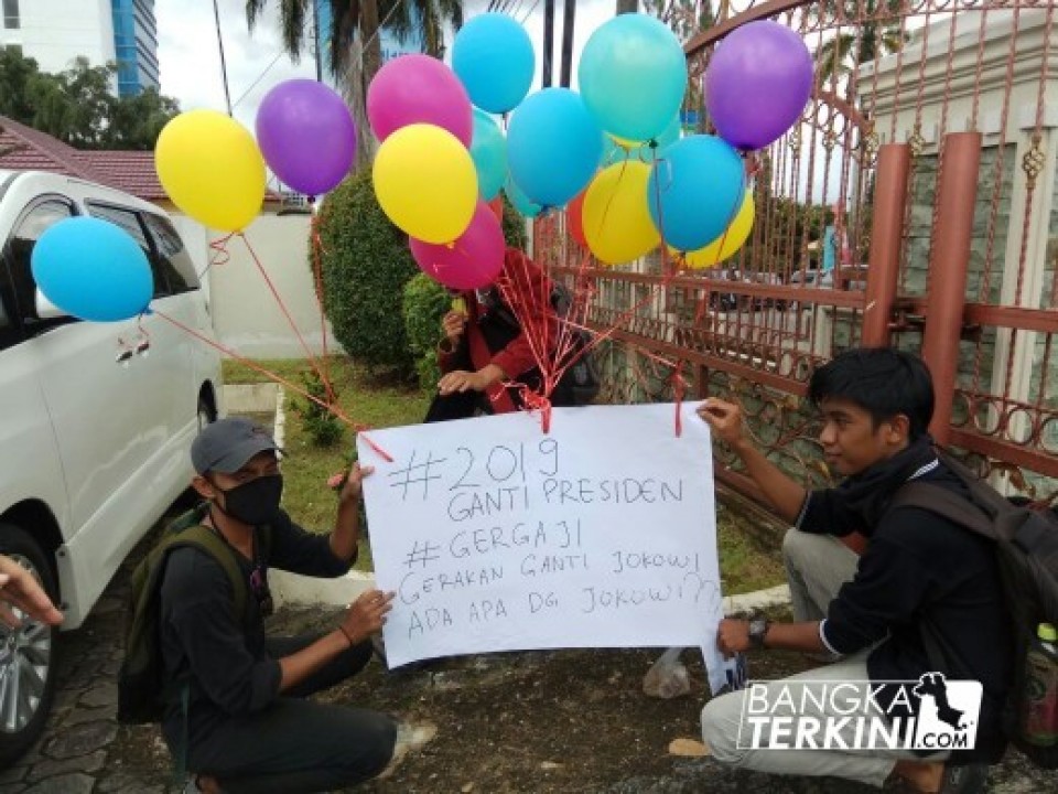 Ikatan Mahasiswa Muhammadiyah (IMM) Provinsi Kepulauan Bangka Belitung, gelar aksi pernyataan sikap atau sebuah bentuk kontrol sosial untuk mengawal kebijakan - kebijakan Pemerintah, di Alun-Alun Taman Merdeka Kota Pangkalpinang, Selasa (24/04/2018).