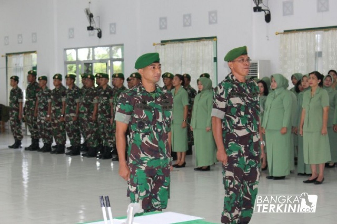 Korem 045/Garuda Jaya gelar  upacara tradisi Korps raport Perwira yakni pelepasan, penerimaan serta mutasi jabatan dilingkungan Korem 045/Garuda Jaya, di Aula Depati Amir Makorem, Kamis (24/05/2018).