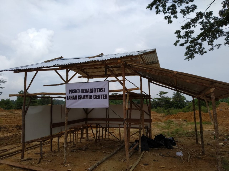 Posko pemerataan tanah eks tambang di Lahan Islamic Center Pemprov Babel, Parit 6 Kelurahan Bacang Kecamatan Bukit Intan