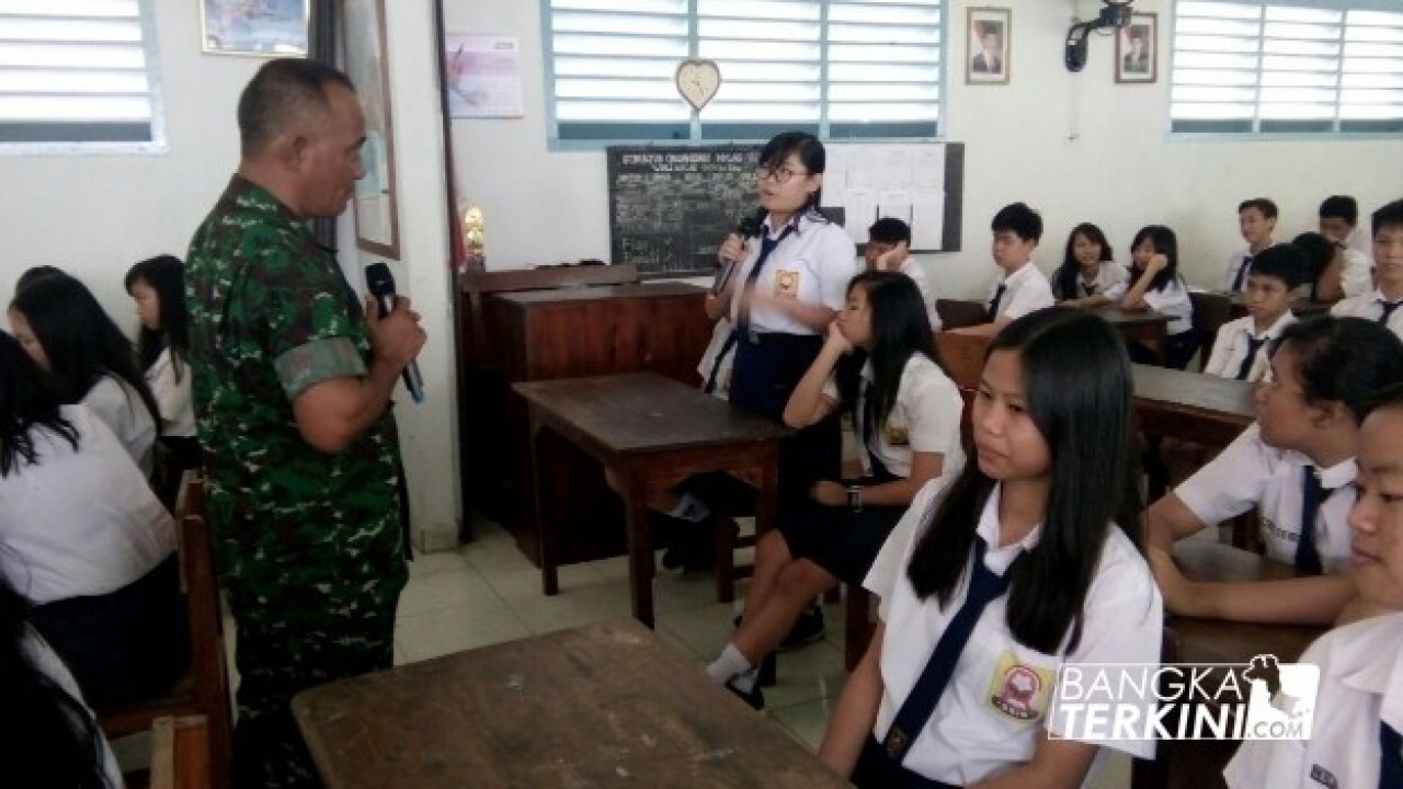 Korem 045/Garuda Jaya, laksanakan program wawasan kebangsaan kepada siswa-siswi SMP Budi Mulia, Selasa (22/05/2018).