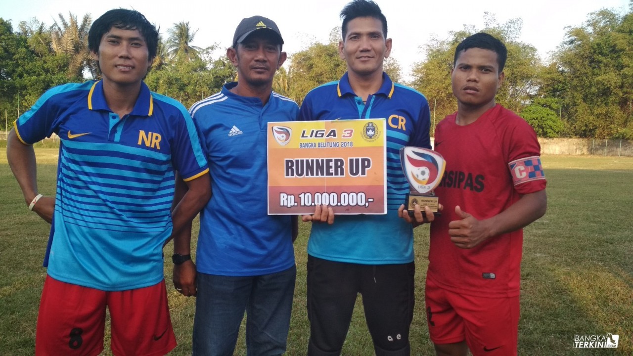 Pemain Senior Persipas Pangkalpinang, Anto Ho (Capt), Nandar (paling kiri), Chandra (kedua Sebelah Captain)