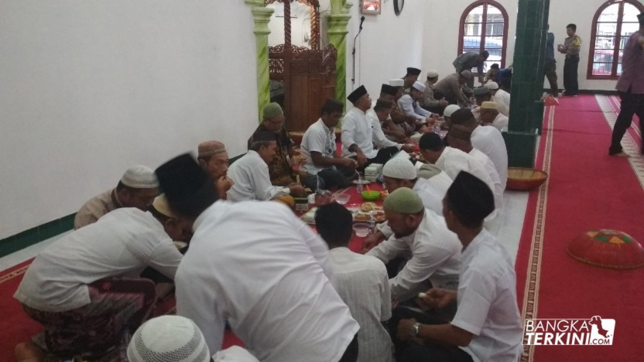 Memperingati hari Maulid Nabi Muhammad SAW 1440 Hijriah, Kecamatan Taman Sari menggelar silaturahmi dan ceramah agama, di Masjid Al-Ulya Kelurahan Opas Indah, Jumat (23/11/2018). Foto : Bang Kini