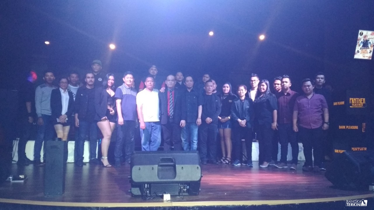 Foto Bersama Keluarga Besar Global Eksekutif Club (GEC) dan Global Karaoke Family (GKF) Pangkalpinang,