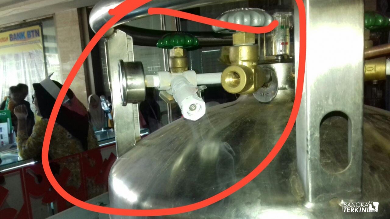 Foto : Tabung gas (bagian yang dilingkari) ini mengeluarkan suara seperti gas bocor.