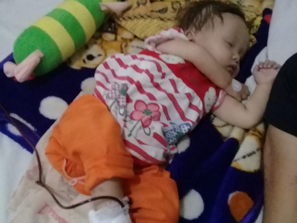 Balita berusia 13 Bulan, di vonis menderita penyakit jantung bocor sejak lahir yakni
bernama Assyfa Putri Zaskia