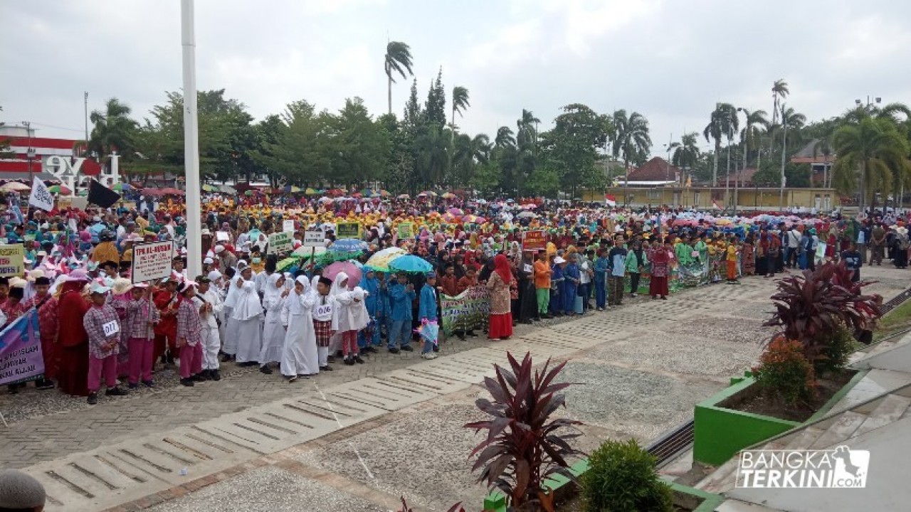 Sambut Tahun Baru Islam 1 Muharram 1441 H, Pemerintah Kota (Pemkot) Pangkalpinang, menggelar pawai ta'aruf di Alun - Alun Taman Merdeka.