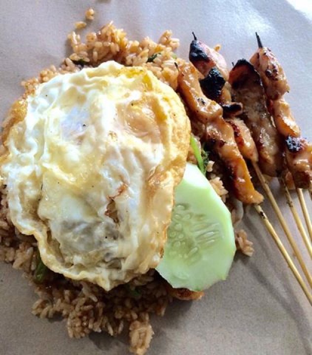 Pantiau goreng dan Sate Bangka makanan khas bangka