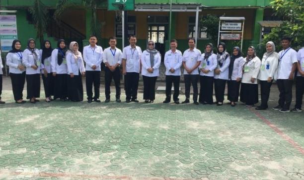 Pj Wali Kota Tinjau Pelaksanaan Ujian Nasional Di SD Negeri 20 Pangkalpinang
