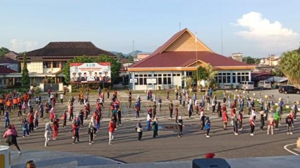 Pj Walikota Ikuti Senam Kebugaran Jasmani bersama ASN dan PHL Pemkot Pangkalpinang