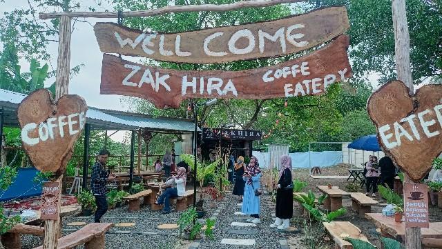 Resmi Dibuka, Zakhira Coffee & Eatery Gabungkan Konsep Cafe dan Angkringan