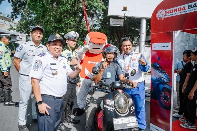 Safety Riding Collaboration Honda Babel, Bagikan Helm Gratis Saat Operasi Menumbing 2024