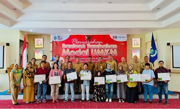 Serahkan Bantuan Modal, Wali Kota Inginkan Pelaku UMKM Di Kota Pangkalpinang Naik Kelas
