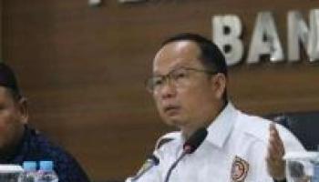 BANGKA TENGAH, BANGKATERKINI - Bupati Bangka Tengah (Bateng), Algafry Rahman menanggapi persoalan 197 kendaraan plat,