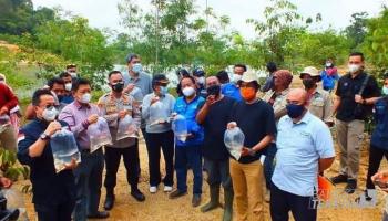 Dalam menjaga pelestarian satwa Alobi Foundation laksanakan giat Pelepasliaran Satwa,