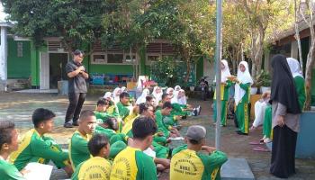 BANGKA TENGAH, BANGKATERKINI- SMP Muhammadiyah Koba, Kabupaten Bangka Tengah menggelar cerdas cermat pada Kamis (13/6/2024),