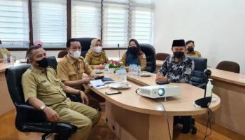 PANGKALPINANG - Asisten Pemerintahan dan Kesra Ikuti FGD Implementasi Dana,