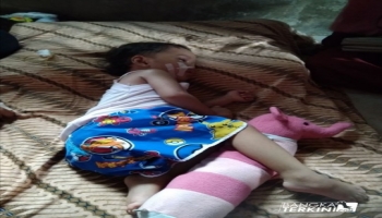 Di usianya yang baru menginjak 2 tahun 2 bulan, Farzana,