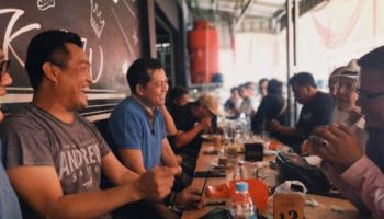 Basit Cinda Ngopi di Akew, Tawa Canda Bersama Para Tokoh,