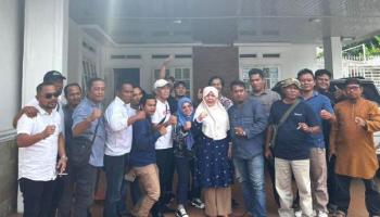 PANGKALPINANG, BANGKA TERKINI - Usai Umrah, Rumah Radmida di Kunjungi,