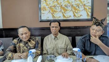 PANGKALPINANG, bangkaterkini.com - Komisaris CV. Timor Ramelau Rosario De Marshal alias Hercules datang berkunjung ke,