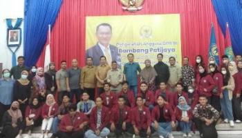 Di Kampus STIH Pertiba, Bambang Patijaya Beri Pengarahan 67 Mahasiswa,