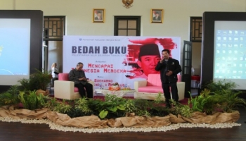 Bangka Terkini, Dinas Kebudayaan dan Pariwisata Kabupaten Bangka Barat menggelar acara Bedah Buku &ldquo;Di Bawah,