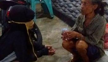 Bangka Belitung - Bangka Terkini - seorang ibu-ibu paruh baya,