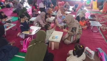 BANGKA TENGAH, BANGKATERKINI – Kelurahan Berok menggelar lomba mewarnai dan bayi sehat dengan total hadiah,